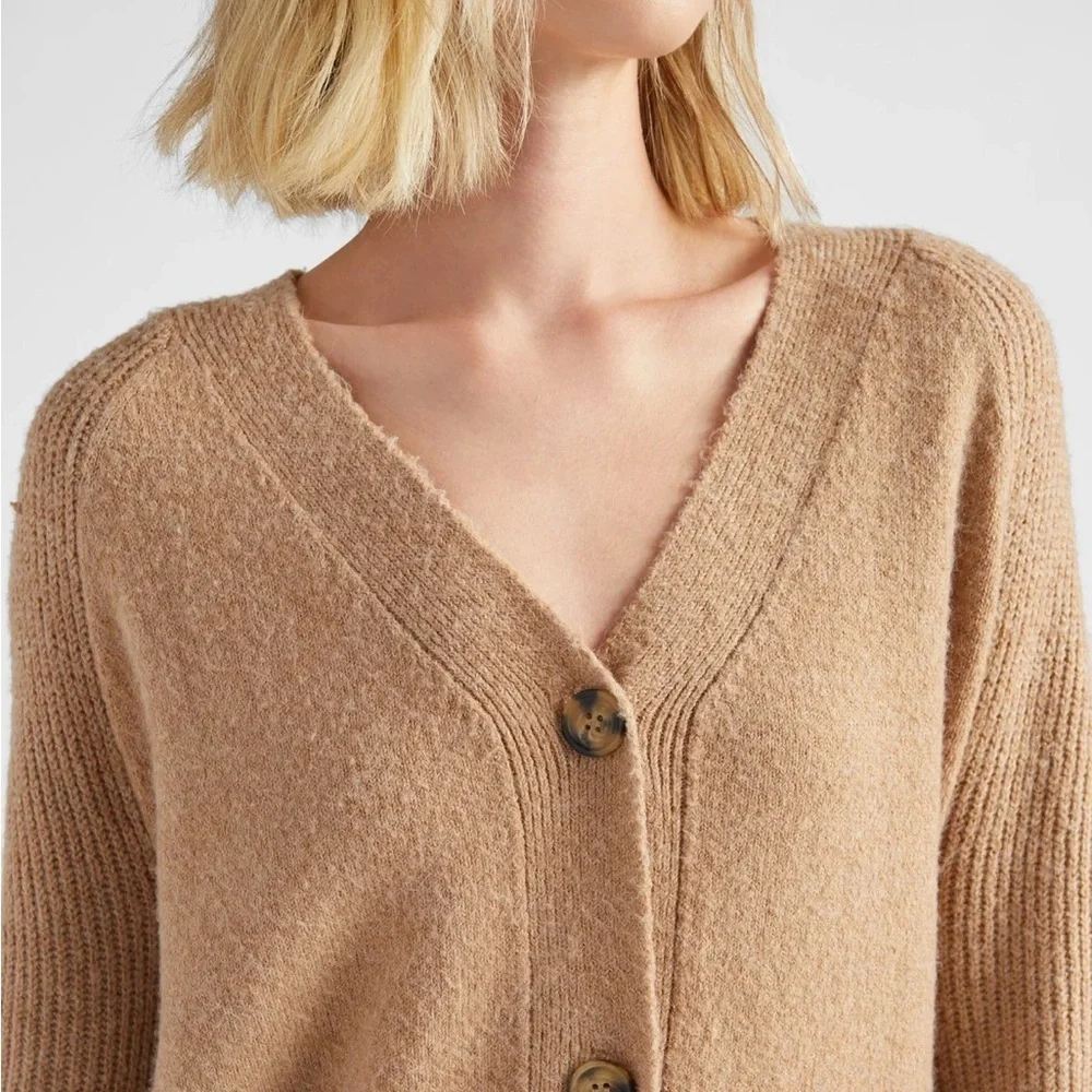 Adyson Parker | Blouson Sleeve V-Neck Button-Up Cardigan in Cozy Camel Heather